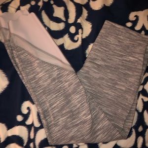 Wunder Under Crop High-Rise 
Roll Down Scallop